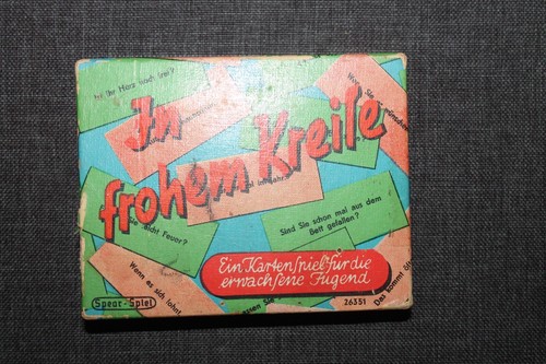 Kartenspiel frohem kreise - kartenspiel, in