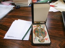 Kartenspiele gefertigt vor